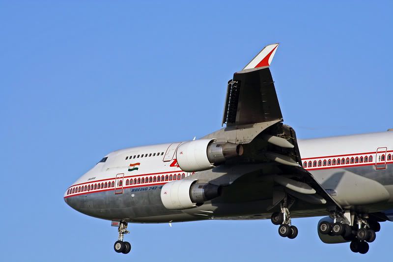 http://i51.photobucket.com/albums/f394/tartanpics/301206_VT-ESP_B747.jpg