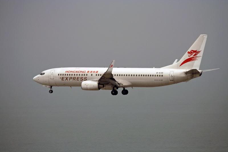 http://i51.photobucket.com/albums/f394/tartanpics/Asia%202007/140907_B-KXE_B737.jpg