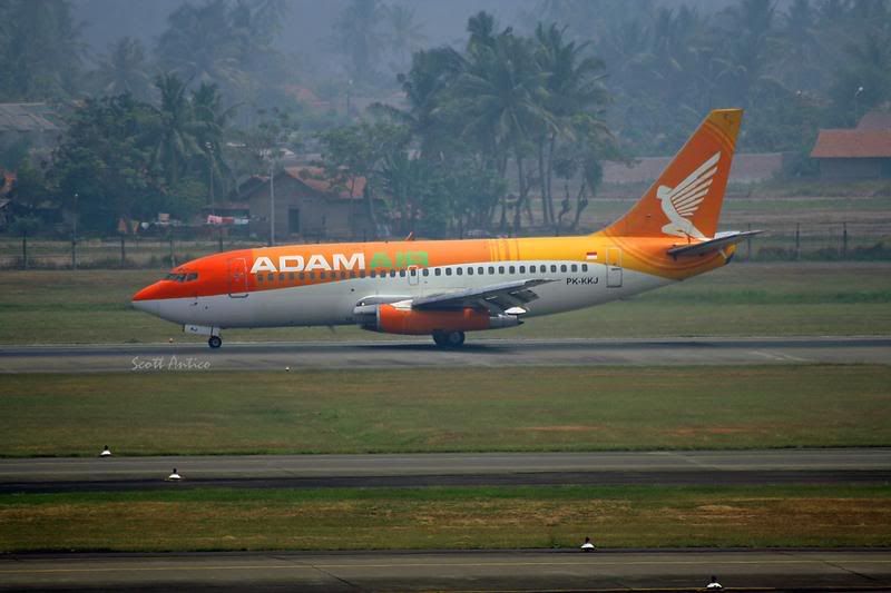 http://i51.photobucket.com/albums/f394/tartanpics/Asia%202007/200907_PK-KKJ_B737.jpg