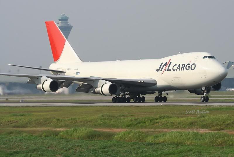 http://i51.photobucket.com/albums/f394/tartanpics/Asia%202007/220907_JA811J_B747.jpg