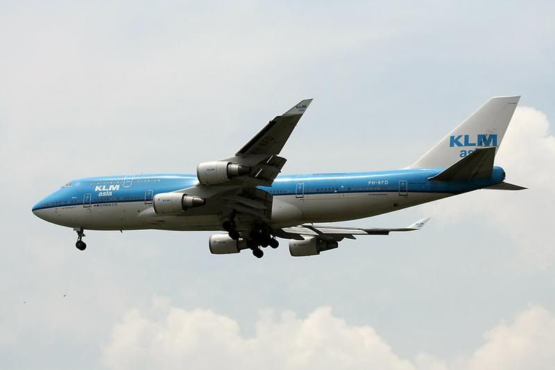 http://i51.photobucket.com/albums/f394/tartanpics/Asia%202007/250907_PH-BFD_B747.jpg