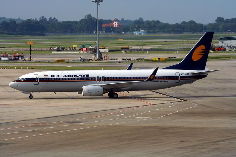 http://i51.photobucket.com/albums/f394/tartanpics/Asia%202007/260907_VT-JGE_B737_2.jpg