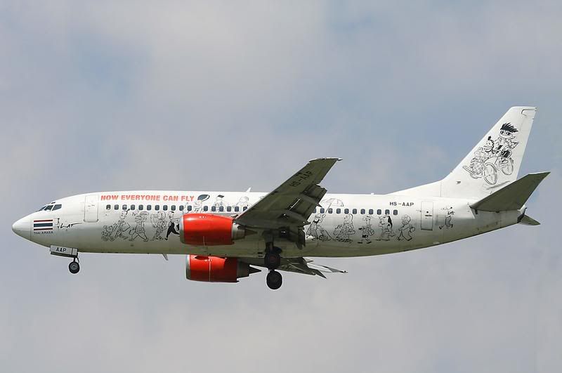 http://i51.photobucket.com/albums/f394/tartanpics/Asia%202007/290907_HS-AAP_B737.jpg