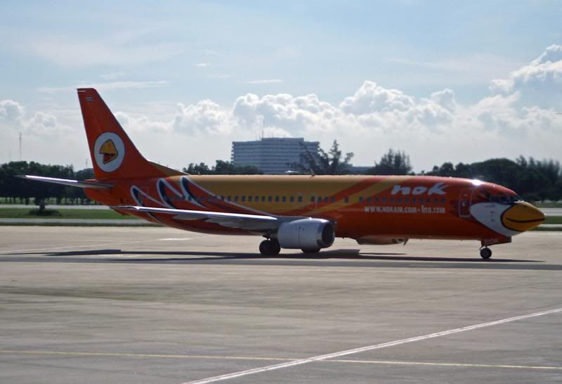 http://i51.photobucket.com/albums/f394/tartanpics/Asia%202007/300907_HS-DDK_B737.jpg