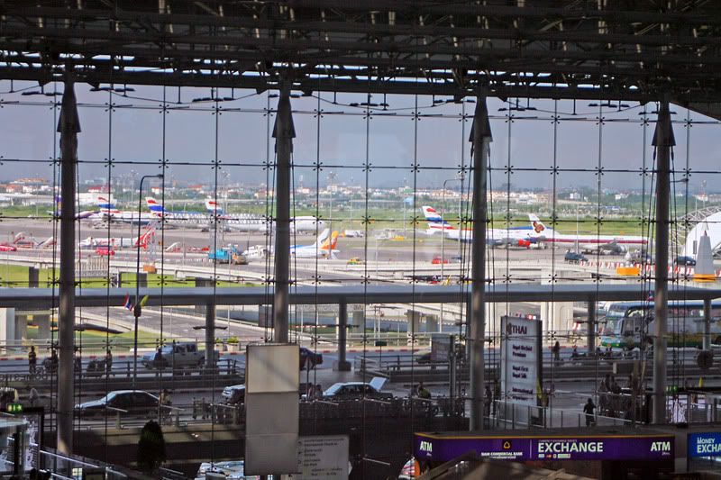 http://i51.photobucket.com/albums/f394/tartanpics/Asia%202007/bkk-terminal-1.jpg