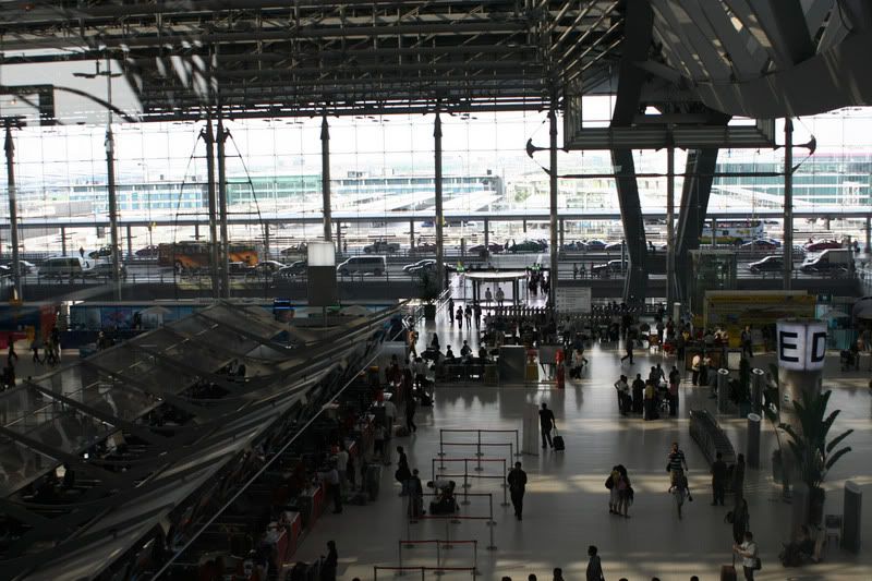 http://i51.photobucket.com/albums/f394/tartanpics/Asia%202007/bkk-terminal-3.jpg