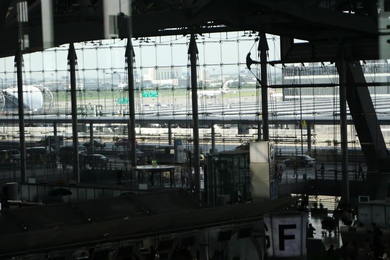 http://i51.photobucket.com/albums/f394/tartanpics/Asia%202007/bkk-terminal-5.jpg