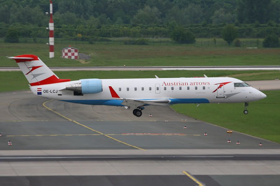 http://i51.photobucket.com/albums/f394/tartanpics/Dusseldorf%20April%2009/130509_OE-LCJ_CRJ200.jpg