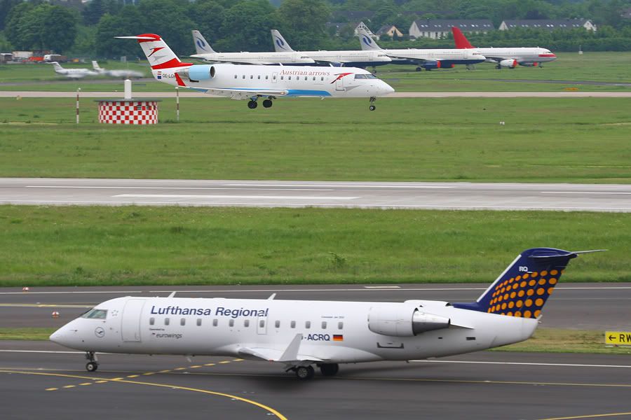 http://i51.photobucket.com/albums/f394/tartanpics/Dusseldorf%20April%2009/140509_D-ACRQ_CRJ.jpg