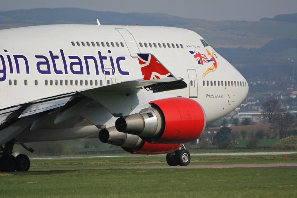 http://i51.photobucket.com/albums/f394/tartanpics/Glasgow%20only/100411_G-VROY_B747.jpg