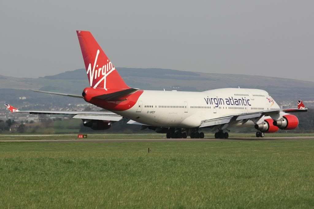 http://i51.photobucket.com/albums/f394/tartanpics/Glasgow%20only/100411_G-VROY_B747_2.jpg