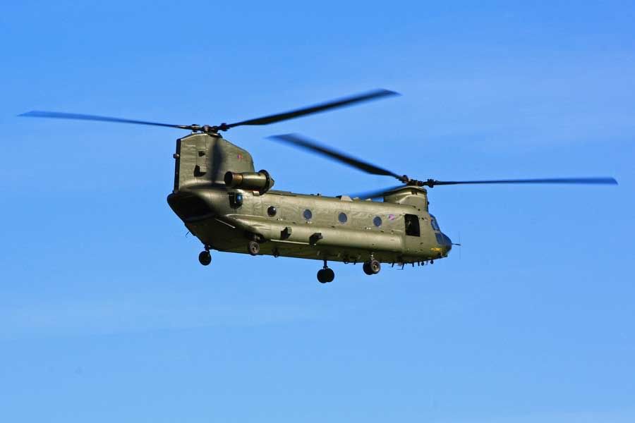 http://i51.photobucket.com/albums/f394/tartanpics/Leuchars%202009/120909_Chinook.jpg