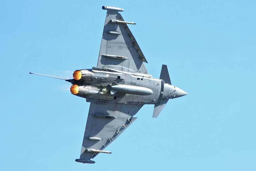 http://i51.photobucket.com/albums/f394/tartanpics/Leuchars%202009/120909_Typhoon_1.jpg