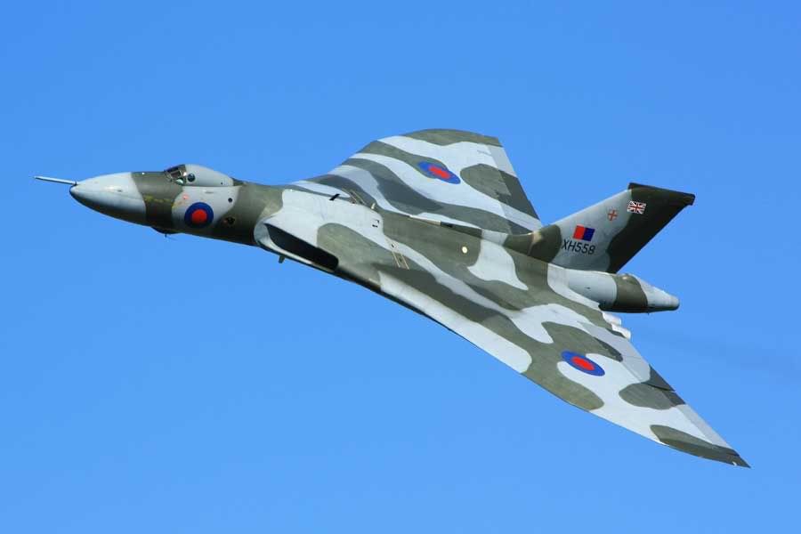 http://i51.photobucket.com/albums/f394/tartanpics/Leuchars%202009/120909_Vulcan_2.jpg