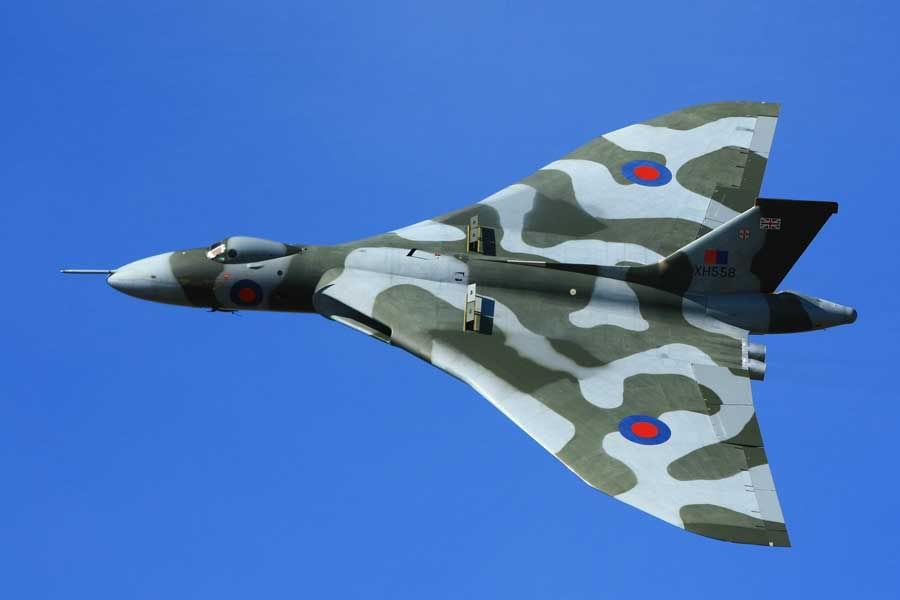 http://i51.photobucket.com/albums/f394/tartanpics/Leuchars%202009/120909_Vulcan_3.jpg