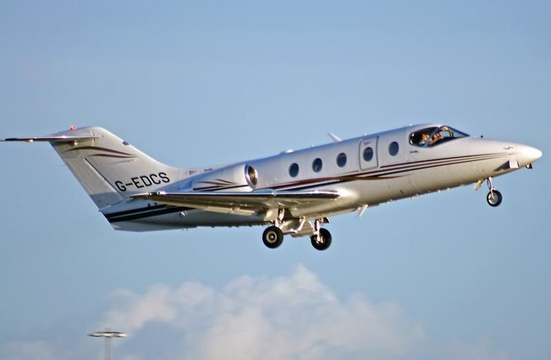 http://i51.photobucket.com/albums/f394/tartanpics/album%202/150307_G-EDCS_Hawker400.jpg