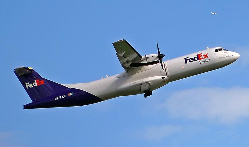 http://i51.photobucket.com/albums/f394/tartanpics/album%202/260607_EI-FXG_Atr72.jpg