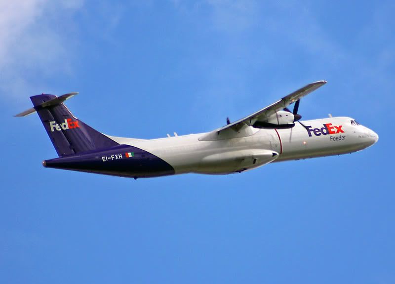http://i51.photobucket.com/albums/f394/tartanpics/album%202/270607_EI-FXH_Atr72.jpg