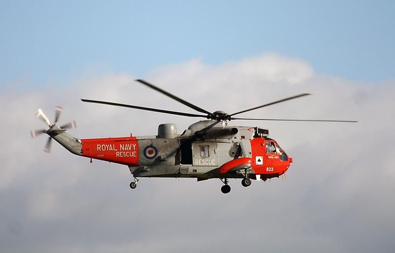 http://i51.photobucket.com/albums/f394/tartanpics/album%203/030907_XV699_SeaKing.jpg