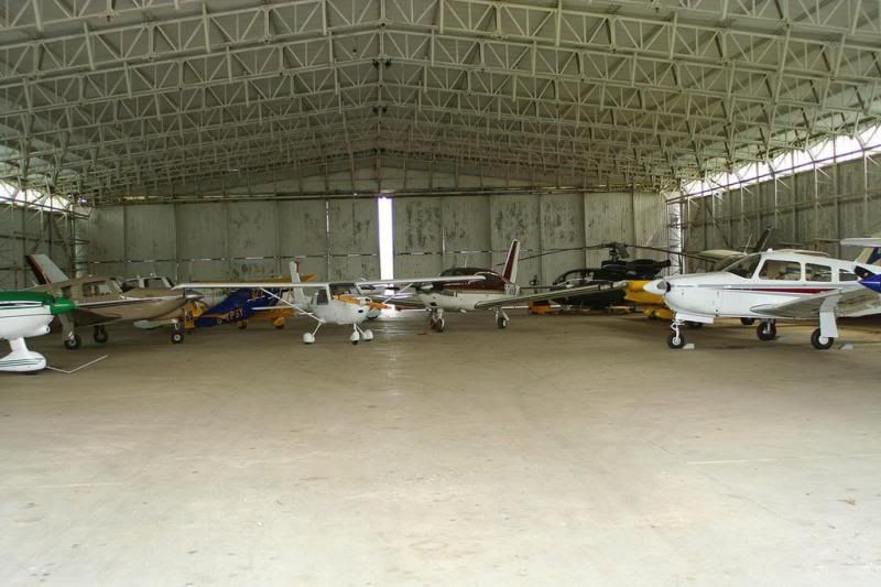 http://i51.photobucket.com/albums/f394/tartanpics/album%204/090508_Hangar.jpg
