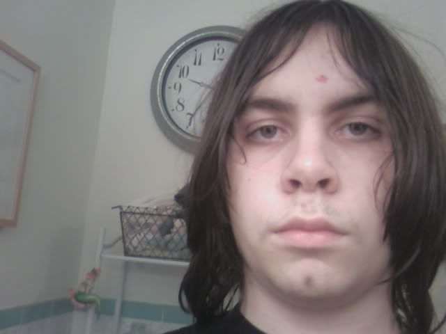 http://i51.photobucket.com/albums/f397/blahber7646/0617092135.jpg