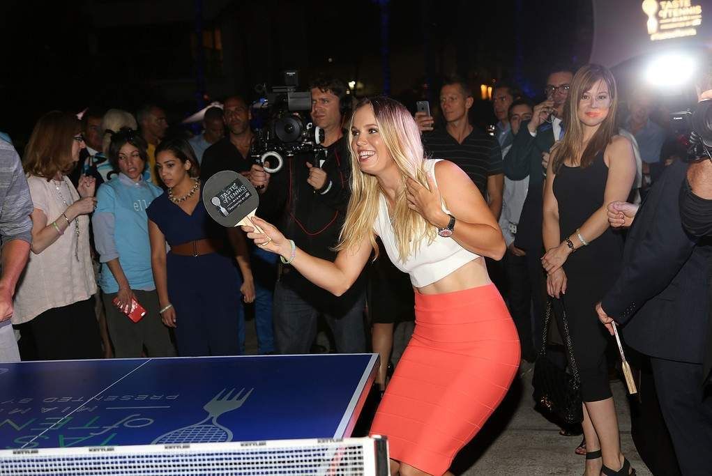 0306185314878_18_CarolineWozniackiTasteT