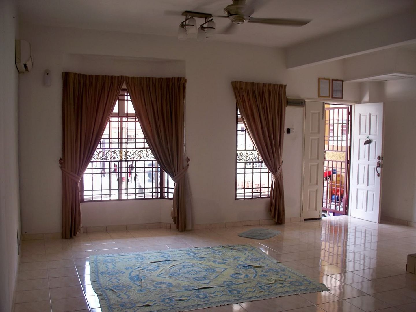 livingroom.jpg