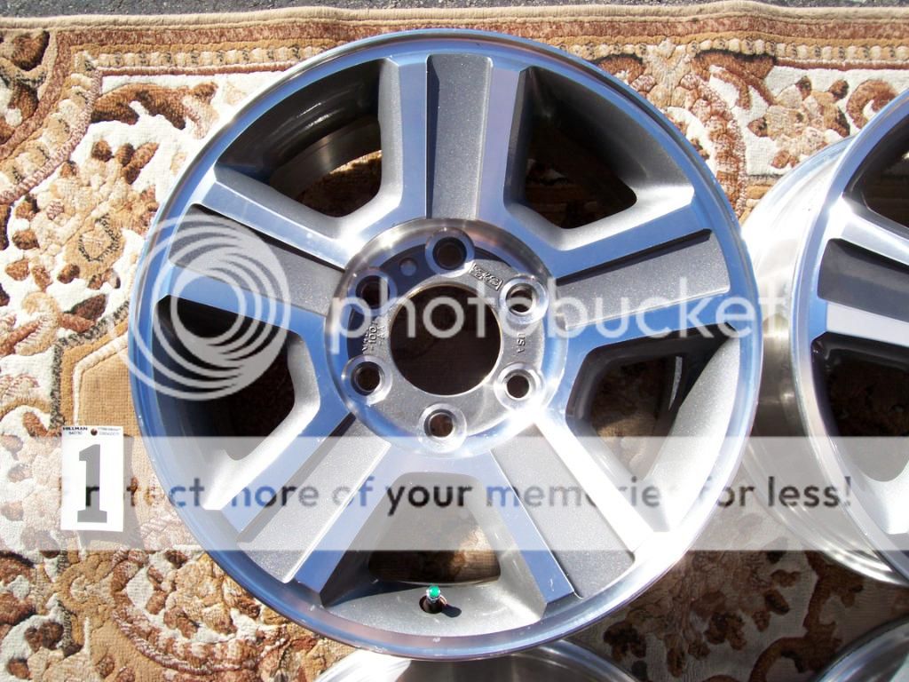 The picturesbelow are Actual of the wheels/rims you are bidding on